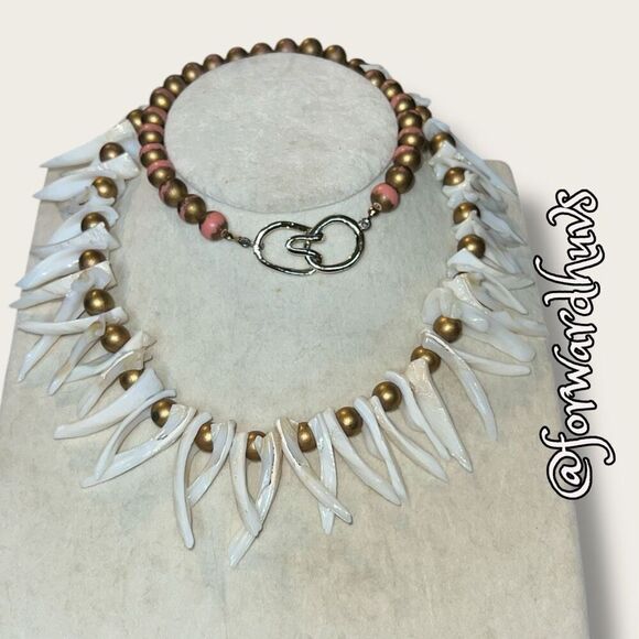 30-Inch Brutalist Jewelry Necklace with Jagged Shells, Brass and Pink Beads - Picture 3 of 7